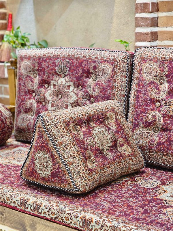 پشتی مثلثی سنتی قرمز طرح الماس ( یک جفت )