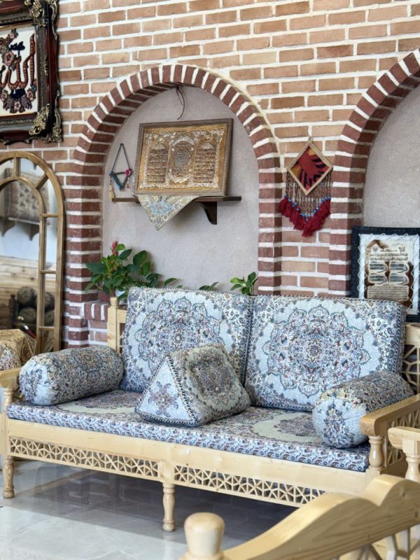 ست پشتی سنتی طرح بهشت رنگ صدفی